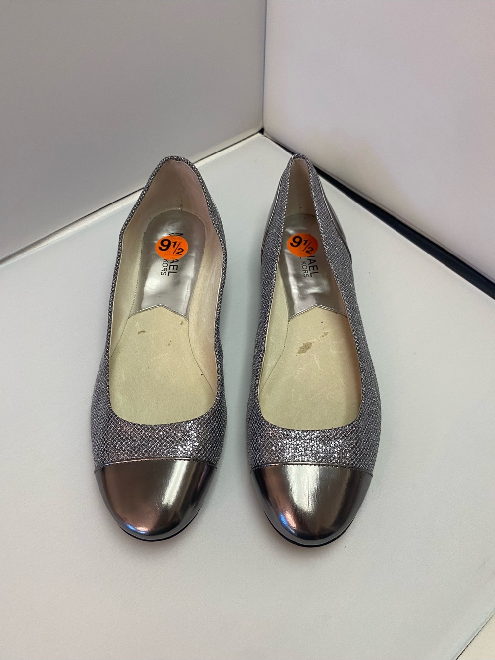 Michael Kors Silver Metallic Cap-Toed Ballet Flats,glitter and shine. Sz 91/2 M